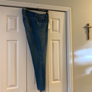 Old Navy brand new skinny jeans in size 16
